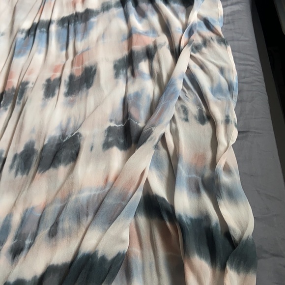 Young, fabulous and broke - Picture 8 of 12